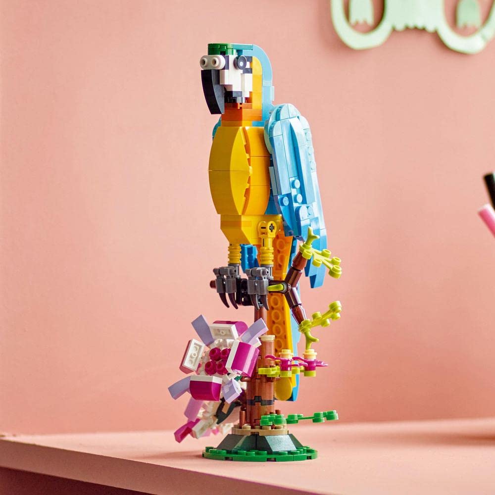 Lego 31136 Creator 3-In-1 The Exotic Parrot, Construction Toy, Jungle Animal Figurines, Frog And Fish, Creative Game For Children From 7 Years Old