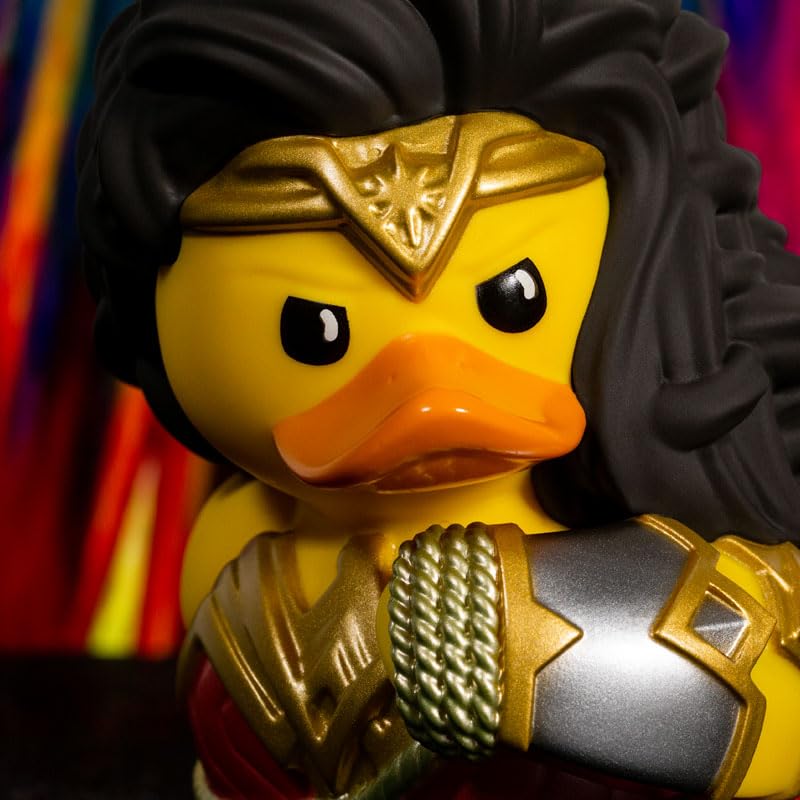 Tubbz Boxed Edition: Dc Comics - Wonder Woman Cosplaying Rubber Duck Vinyl Figure