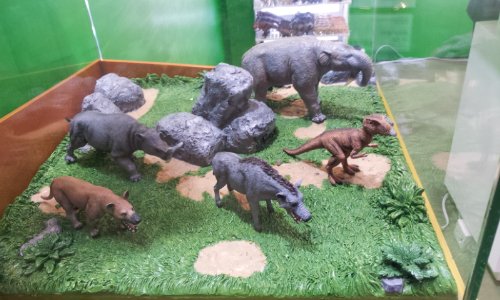 MOJO Woolly Mth mature-themed 1:20 Scale Realistic Prehistoric Extinct Animal Collection Hand Painted Toy Figurine