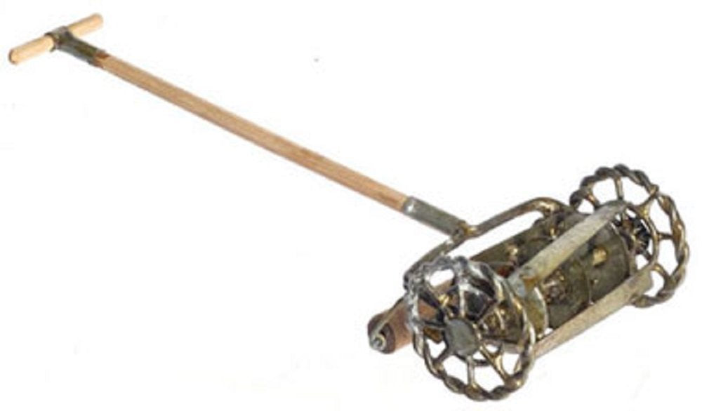 Old Fashion Lawnmower Dolhouse Miniatures