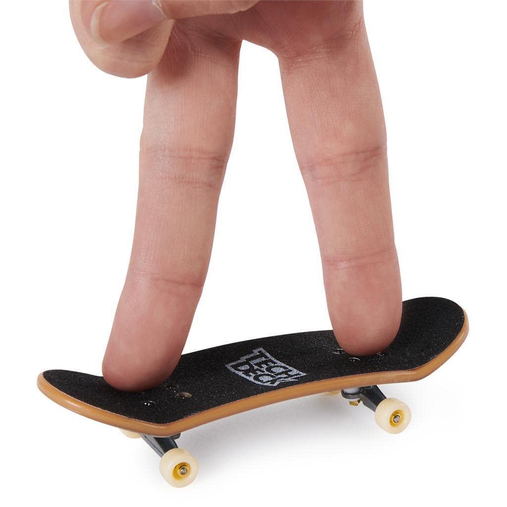 TECH Deck Toy Machine Ultra DLX 4-Pack FINGERBOARDS for Unisex mature-themed