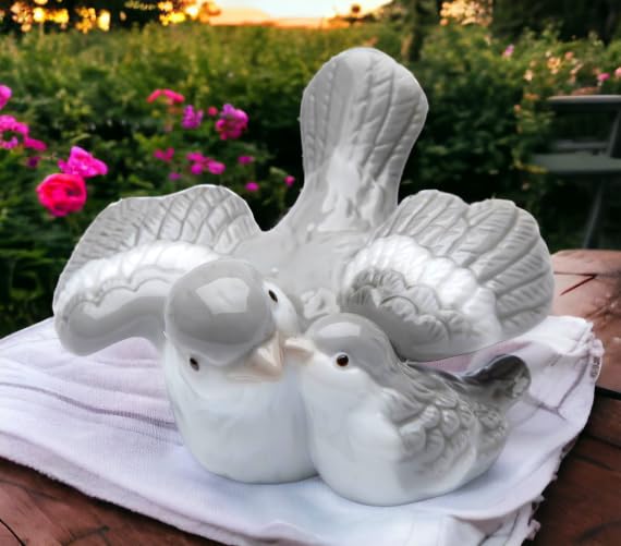 Cosmos Gifts Fine Porcelain Mom & Baby Birds Figurine, 3-5/8 In