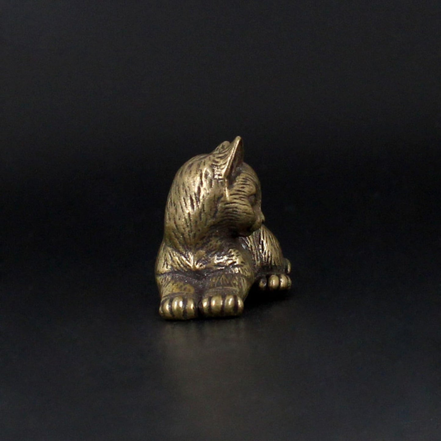 Aorvoras Miniature Sleeping Cat Figurine, Brass Cat Figurines, Retro Cat Statue Ornament, Dollhouse Miniature Cat, Mini Micro Ga