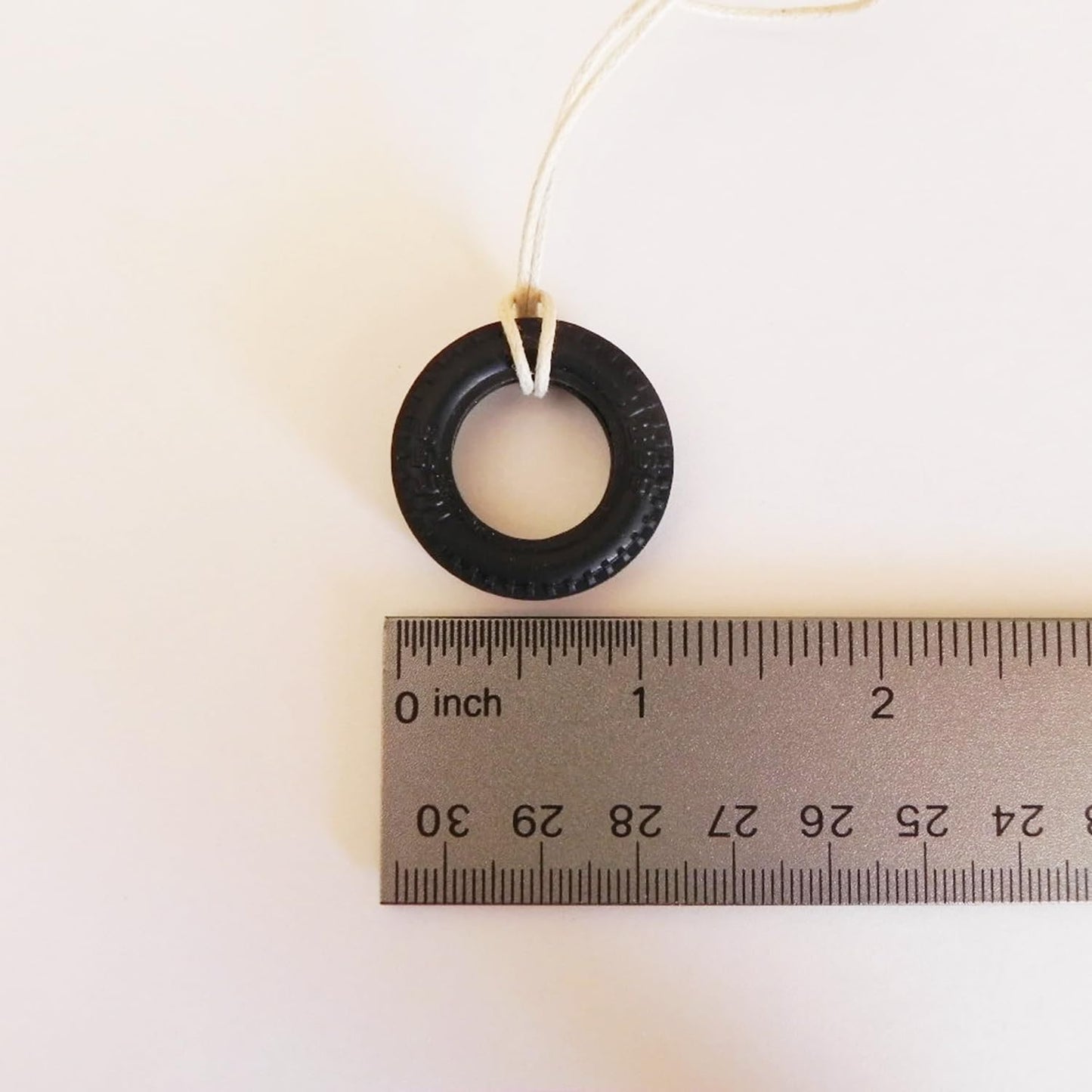 Aorvoras Dollhouse Miniature Tire Swing, 1 1/8" Rubber, Black Twine Hanger for Fairy Garden, Terrarium, Miniature Playground