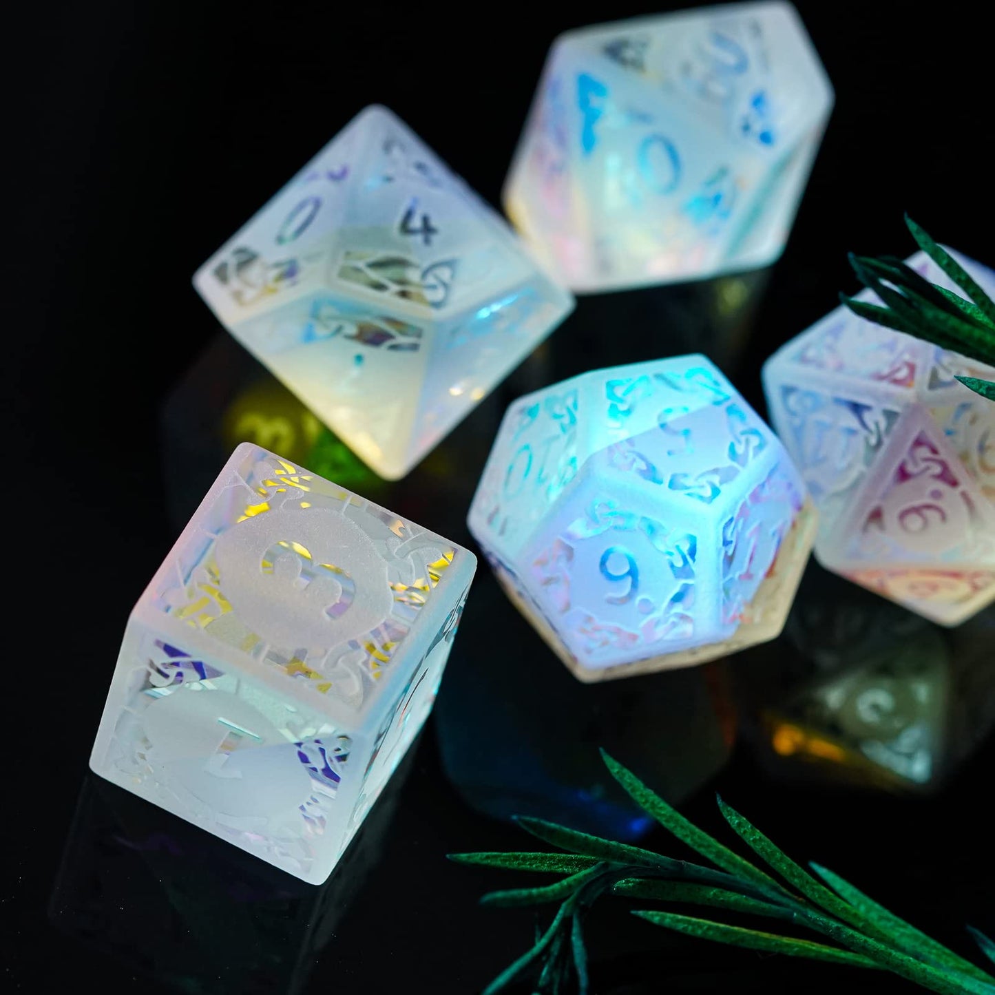 UDIXI Prism Glass DND Dice Set, 7PCS Frosted Glass Dice Rainbow Glass D and D Dice for Dungeons and Dragons Table Games D&D (San