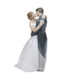 Nao Porcelain Figurine Of A Wedding Couple A Kiss Forever. Decorative Groom And Bride Wedding In Glossy Porcelain.