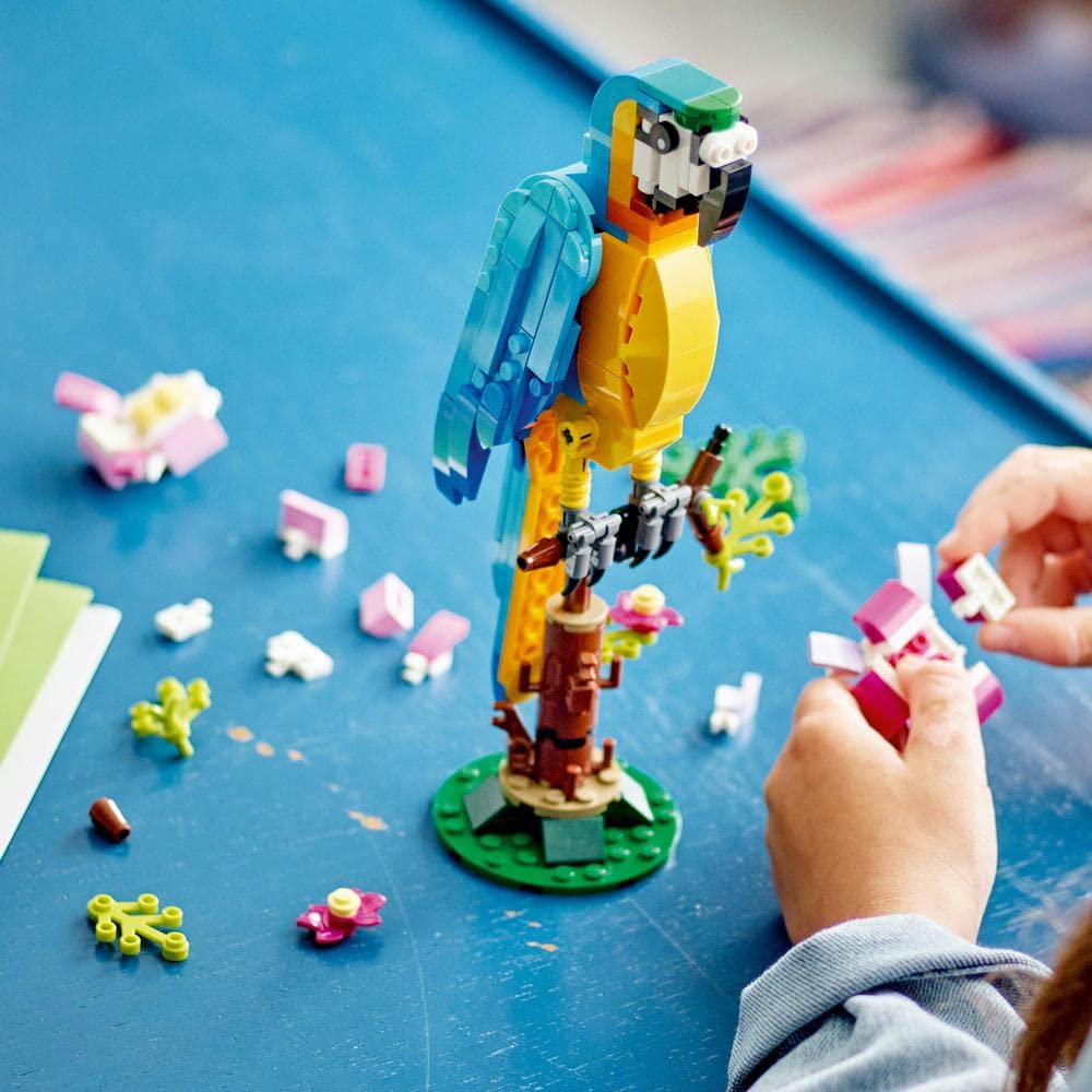 Lego 31136 Creator 3-In-1 The Exotic Parrot, Construction Toy, Jungle Animal Figurines, Frog And Fish, Creative Game For Children From 7 Years Old