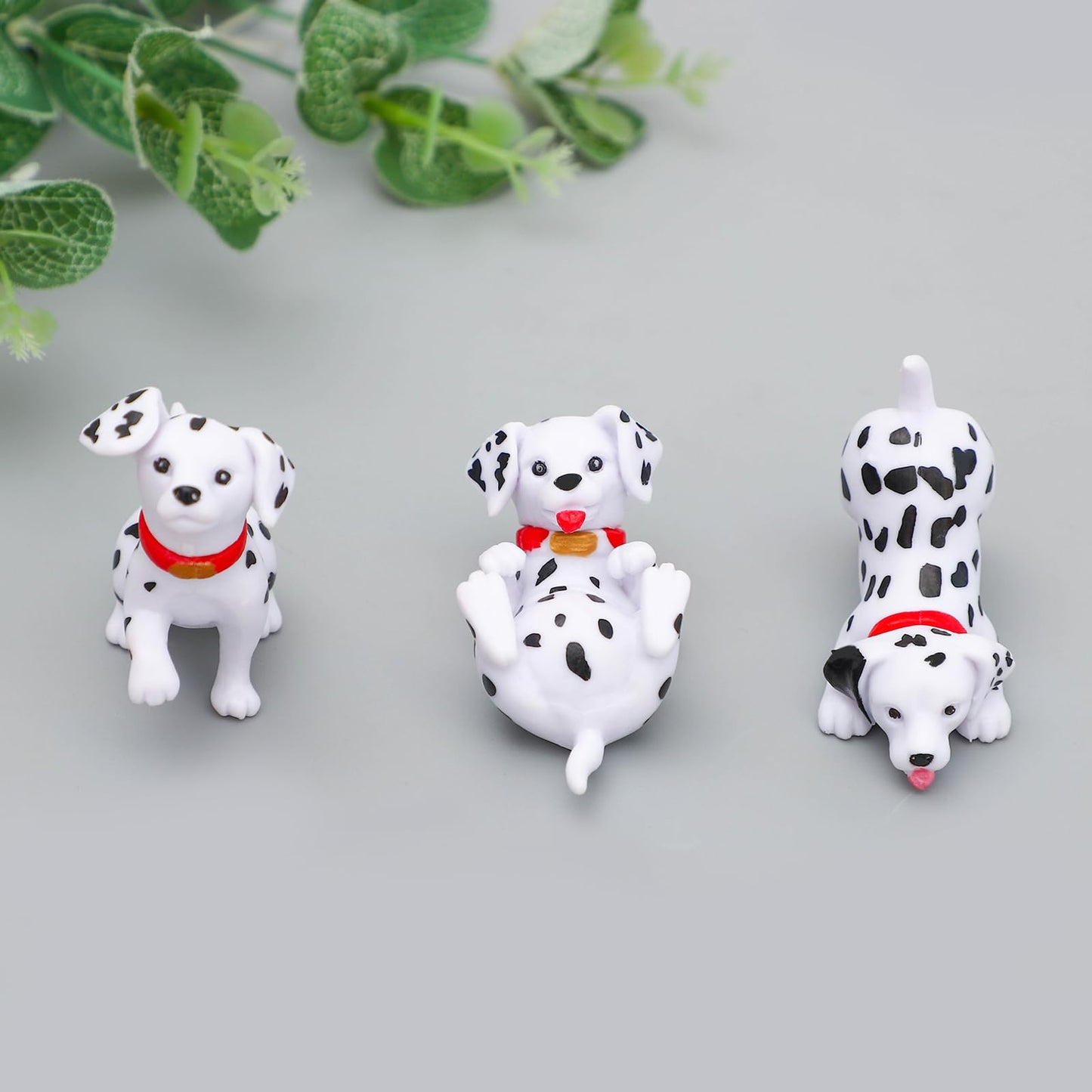 Onest 9 Pieces Mini Dog Figurines Playset Hand Painted Tiny Dogs Realistic Detailed Plastic Puppy Figures Toys Small Dog Figurin