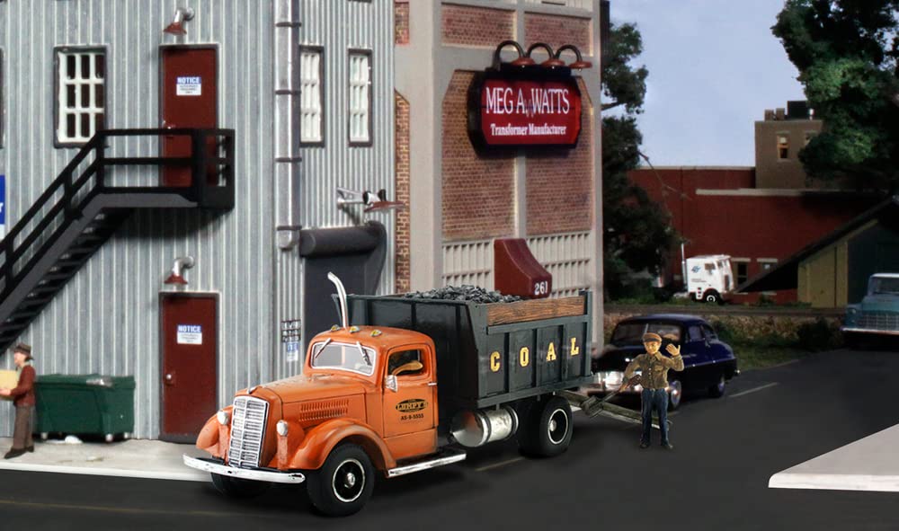 Autoscene Lumpy's Coal Company Truck w/Figures