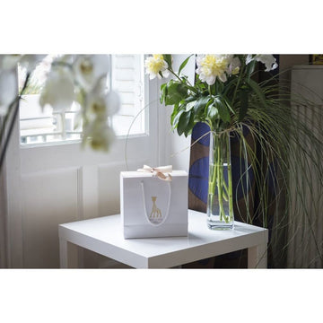 Sophie La Girafe | Classical Creation Birth Gift Set | Includes Plush Rattle, Gift Bag & Card | Comfort & Soothe | Awaken All 5