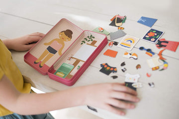 Petit Collage Shine Bright Magnetic Dress Up At The Studio – Magnetic Game Board With Mix And Match Magnetic Pieces, Ideal For Ages 3+ – Includes 2 Scenes And 25 Creative Magnetic Pieces