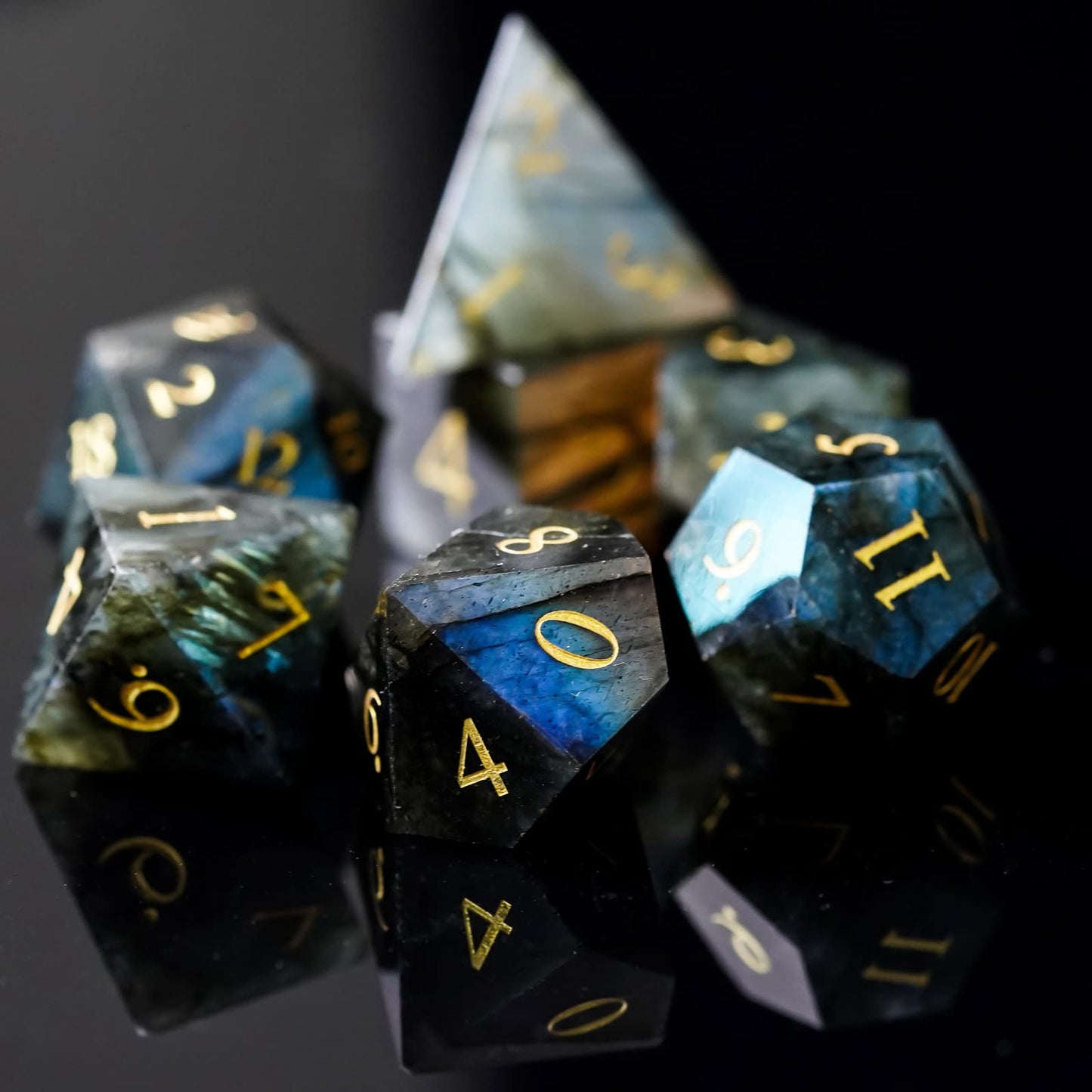 UDIXI Gemstone DND Dice Set, 7PCS Natural Stone D&D Dice Polyhedral Dice with Gift Case for Dungeons and Dragons Role Playing Ga