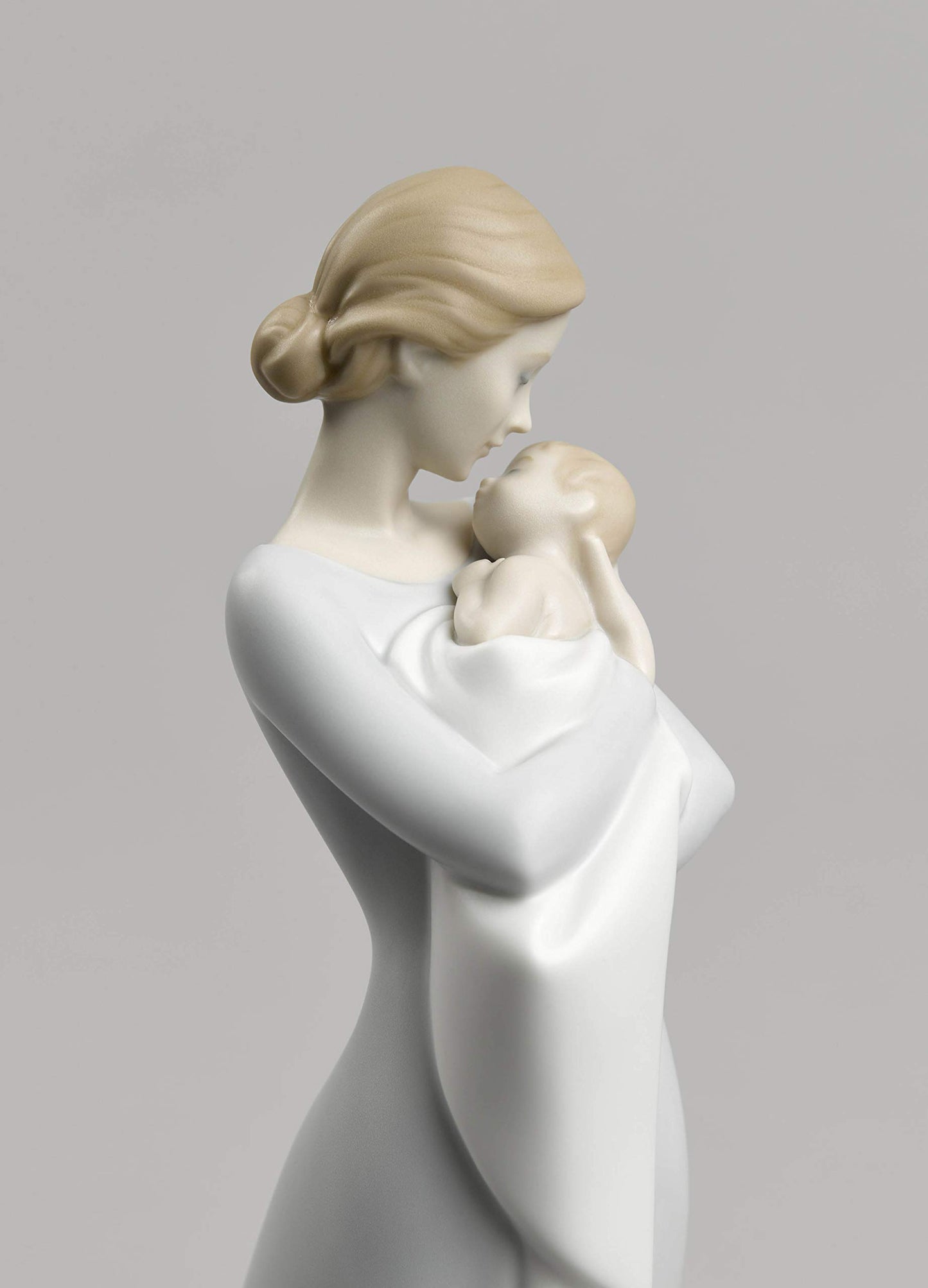 Lladro Mother Figure A Mother'S Embrace In Matte Satin Green Porcelain. Decorative Figure Of A Woman And Her Baby In Arms.
