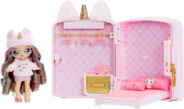 Na! Na! Na! Surprise 3-In-1 Backpack Bedroom Unicorn Playset Britney Sparkles Fashion Doll, Fuzzy Pink Unicorn Backpack, Closet With Pillows & Blanket, Kids Gift Ages 4 5 6 7 8+