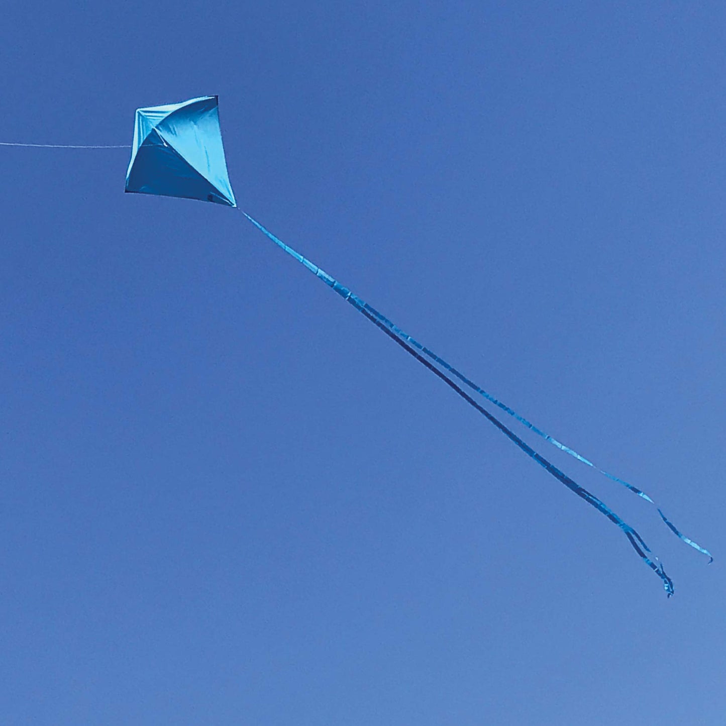 In The Breeze 3294 - Blueberry 30 Inch Diamond Kite - Solid Blue, Fun, Easy Flying Kite