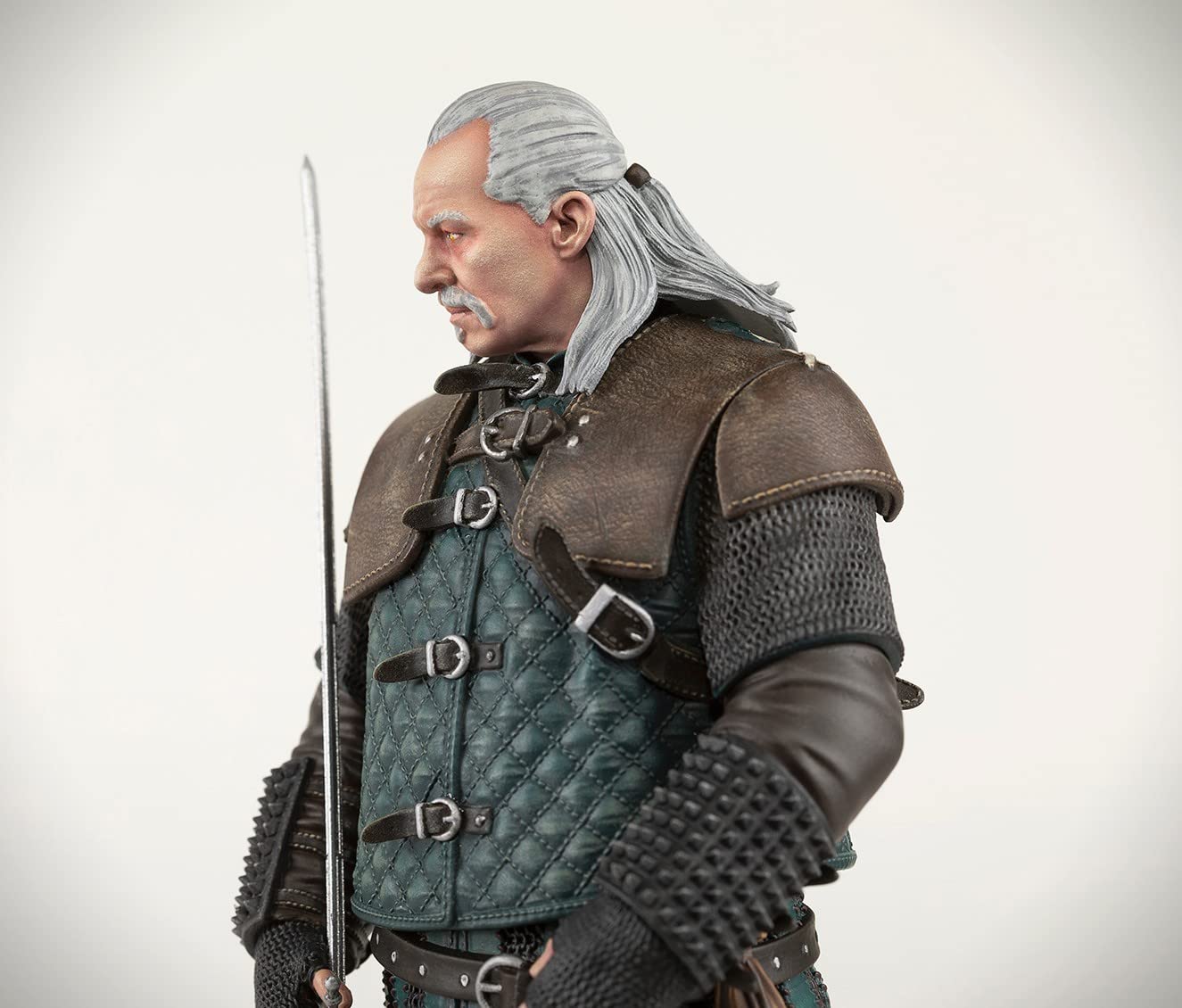 Dark Horse Comics Witcher 3 Wild Hunt Vesemir Figure - 3010-224, Plastic Material