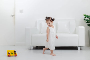 Plantoys Sorting Bus Pull Toy - Sustainably Made From Rubberwood Featuring Organic-Pigment Coloring And Water-Based Dyes With 3 Colorful Shapes And Pull-Along Bus