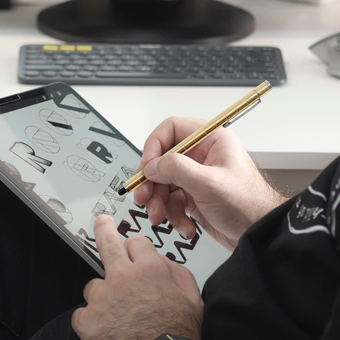 Magnetic Pen Decompression Magnet Metal Pen Fidget Pen with 13 Magnetic Rings Creative Toy Pen Can Write Intellectual Learning and Stress Reduction Gifts for Family or Friends.(Golden)