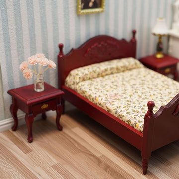 Miniature Furniture Dollhouse Wooden Fabric Bed With Mattress & Pillow 1 12 Scale Furniture Dollhouse Decoration Accessories (Red)