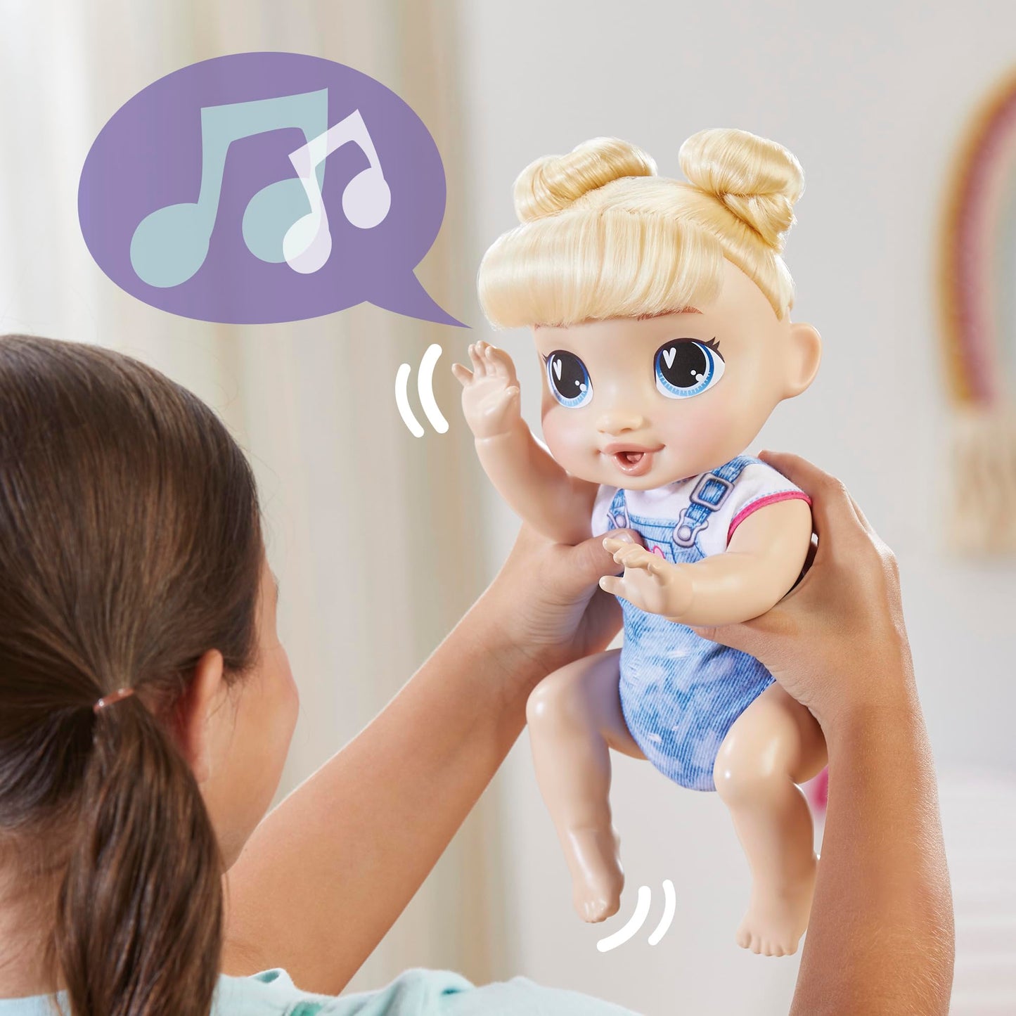 Baby Alive Crawl 'n Play Harper Hugs Electronic Crawling Baby Doll, 10.75 Inches, Blonde Hair, Toys for Kids 3 Years & Up