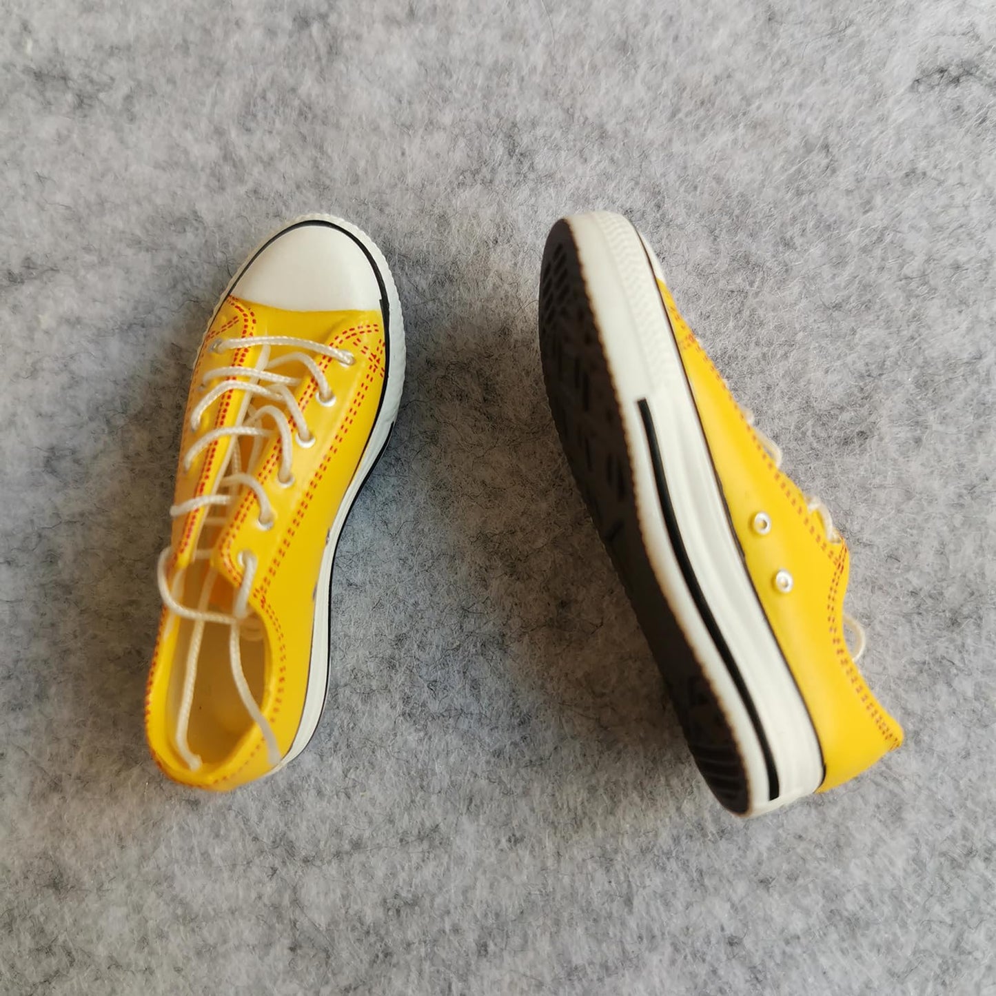 1:6 Scale Figure Shoes Sneakers Shoe for 1/6 12 inch Male Action Figure Toy (Yellow)