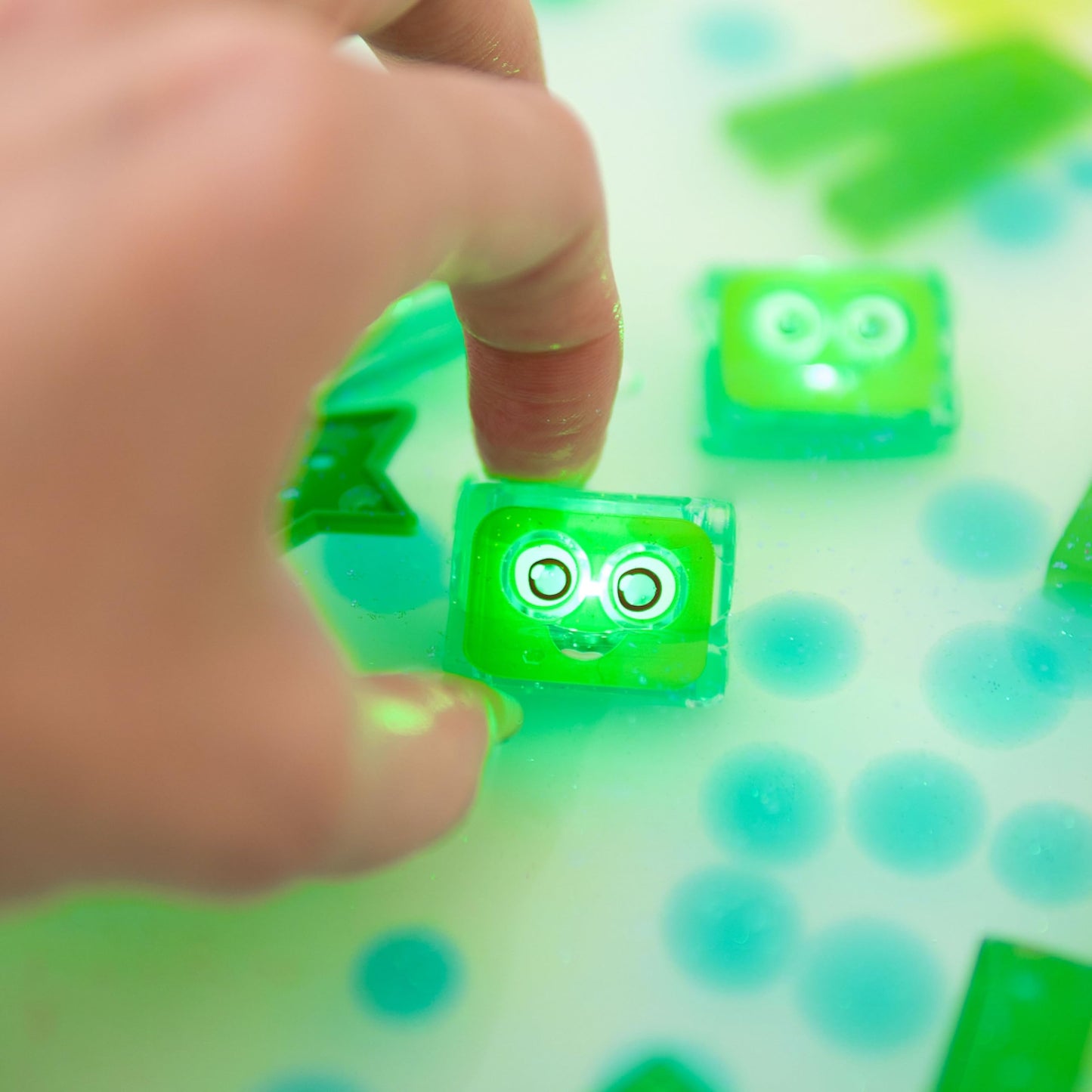 Glo Pals Sensory Play Pack Bundle With Sensory Play Jar, Green Pippa Light-Up Cubes, & Fun Fillers (Barnyard Blast)