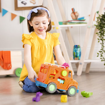Battat Wonder Wheels Shape Sorter Toy Truck - 9Pc Developmental Toy for Toddlers - Animal & Fruit Shapes - Recyclable Plastic - Multi-Color
