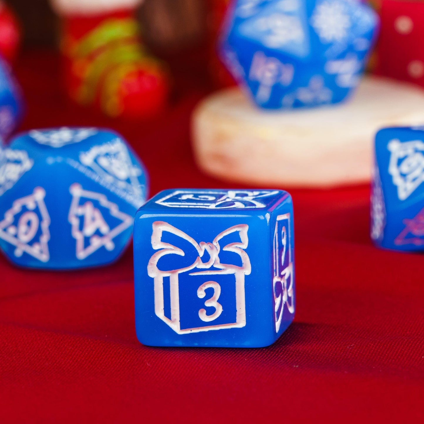 HDdais Christmas Dice 7-Die Polyhedral DND Dice with Christmas Tree and Snowman Pattern Adapted for Dungeons and Dragons MTG Tab
