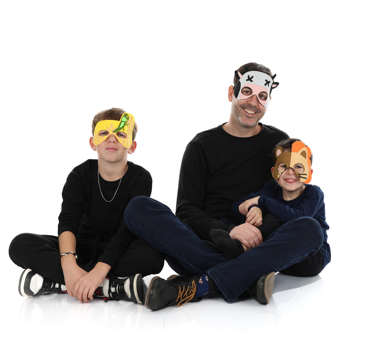 Little Pineapple Passover 10 Felt Plague Masks In A Decorative Fabric Storage Pouch For Pesach Seder