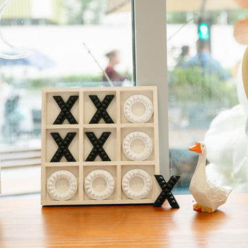 Genmous Wooden Tic Tac Toe Game Board For Seniors Family Indoor Game, 10.6 Inch White Rustic Giant Tic Tac Toe Coffee Table Deco