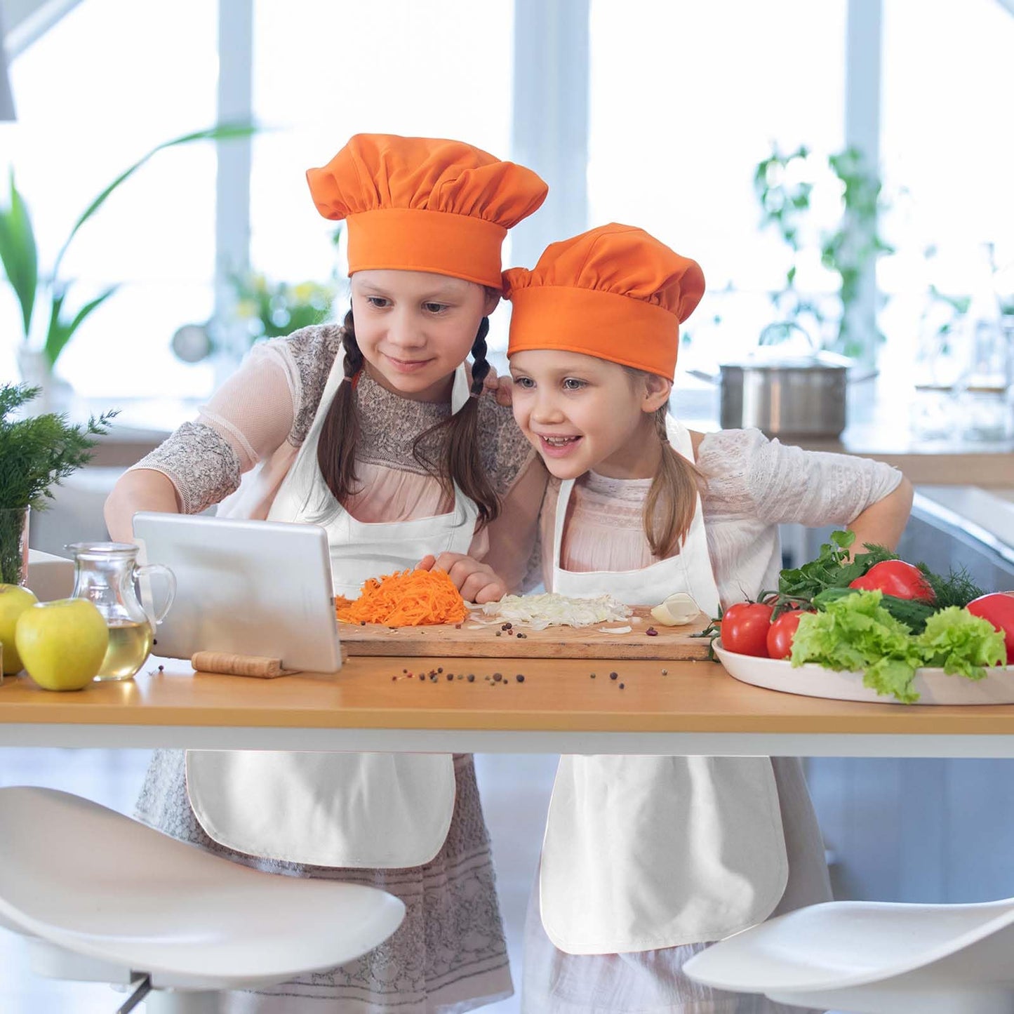Kuuqa 16Pack Kids Art Aprons Bulk White Children Painting Aprons Art Smocks For Craft Kitchen Classroom Painting Party Supplies