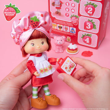 The Loyal Subjects Strawberry Shortcake 5.5-Inch Poseable Fashion Doll