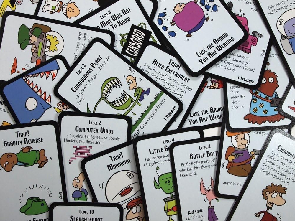 Steve Jackson Games Star Munchkin Deluxe Card Game, 10.5 x 2 x 10.5 inches, Cardboard Material