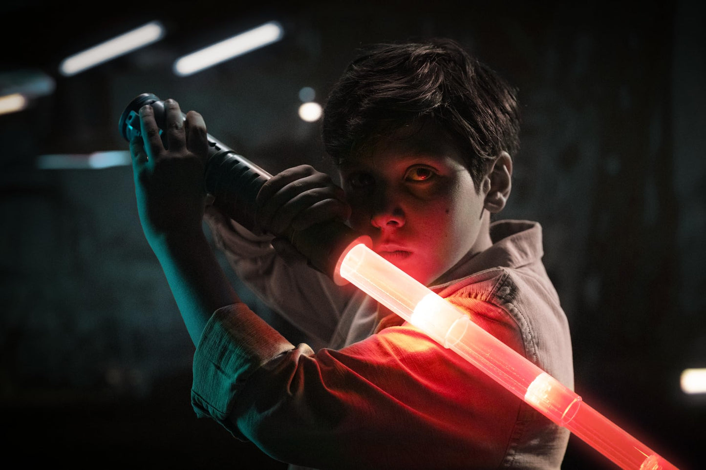 Goliath Power Saber Energy cutting edge Red | First Ever Automatic Saber | Auto Extending & Retracting Saber | Extends 35 (90cm) | Motion Based SFX | Ages 6