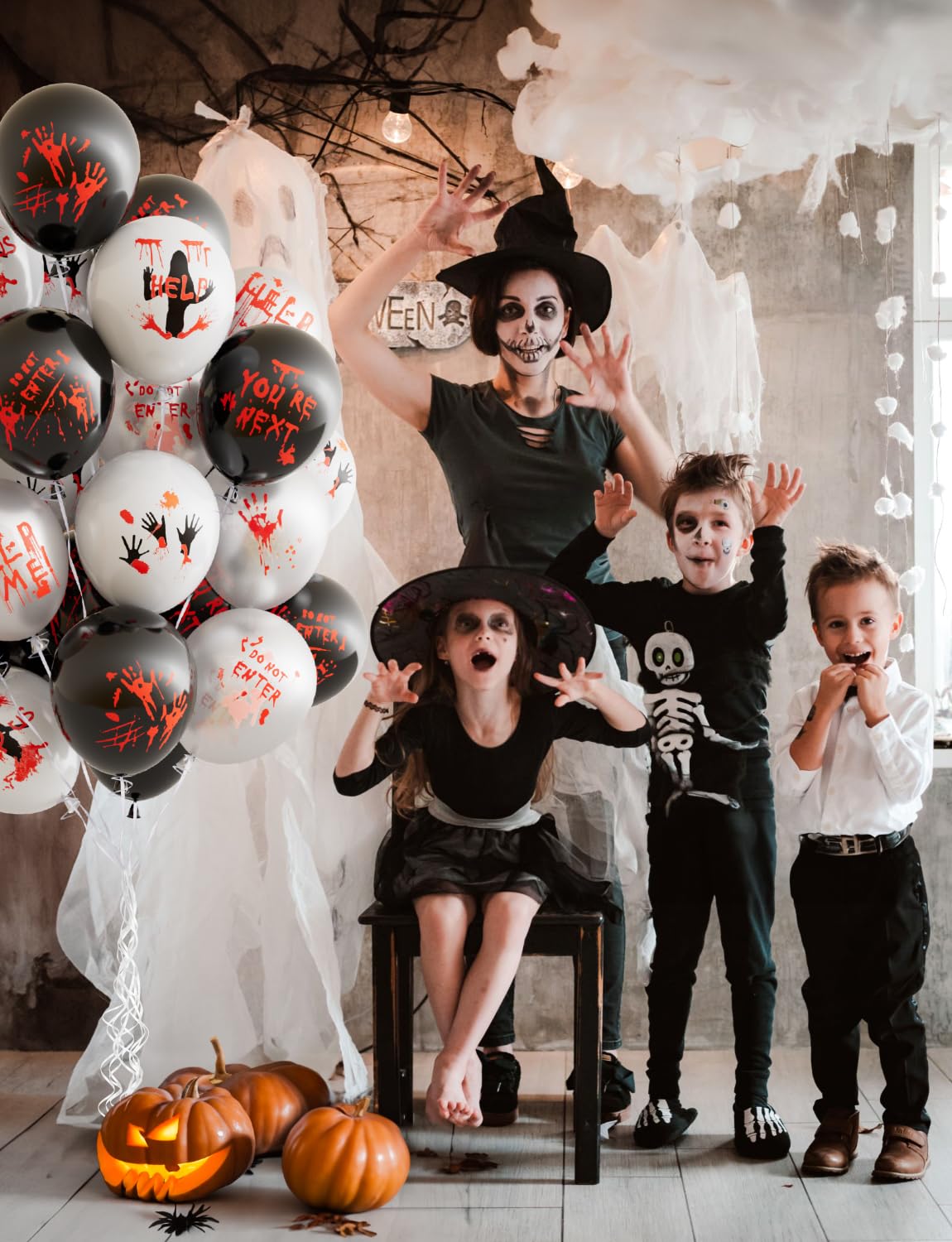 50Pcs Scary Halloween Balloons,12 Inch Bloody Balloons,Horror Balloons With Blood Handprint,Scary Halloween Decorations For Zomb