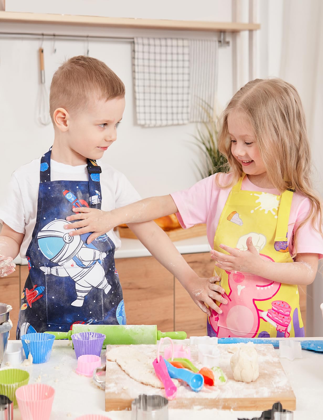 Wernnsai Cute Dinosaur Toddler Aprons - Kids Aprons For Girls Toddler Paint Art Smock Waterproof Cooking Baking Painting Gardening Artist Chef Apron For Kids Age 6-10 Years