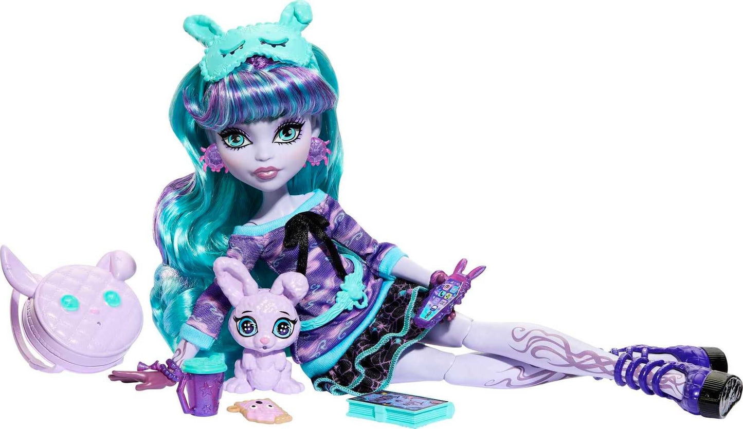 Monster High Creepover Party Doll, Twyla with Pet Bunny Dustin, Sleepover Accessories, Multicolor, Model HLP87, Standard Size