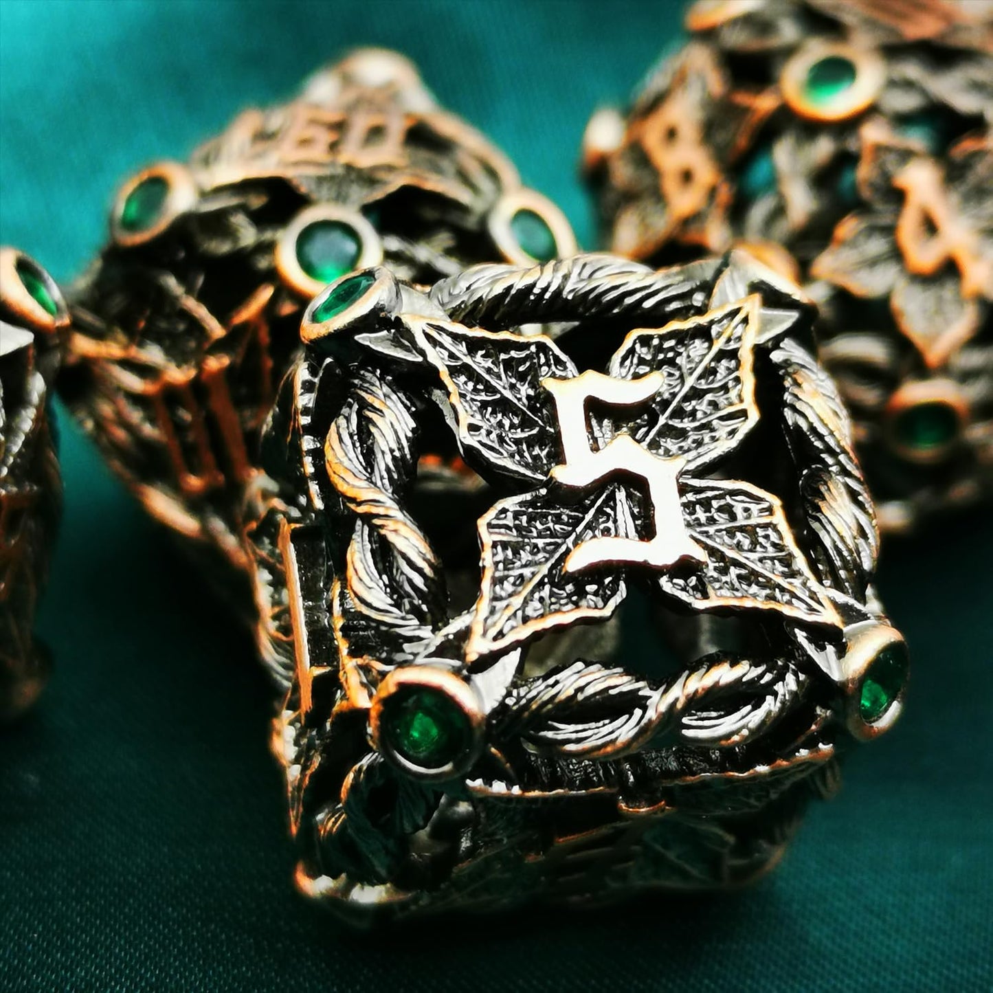 Mjdiceok Hollow Magic Vine Leaf Dnd Dice Set Metal Dice Set 7 Role Playing Dice D&D Dungeons And Dragons Dice (Red Copper + Gree