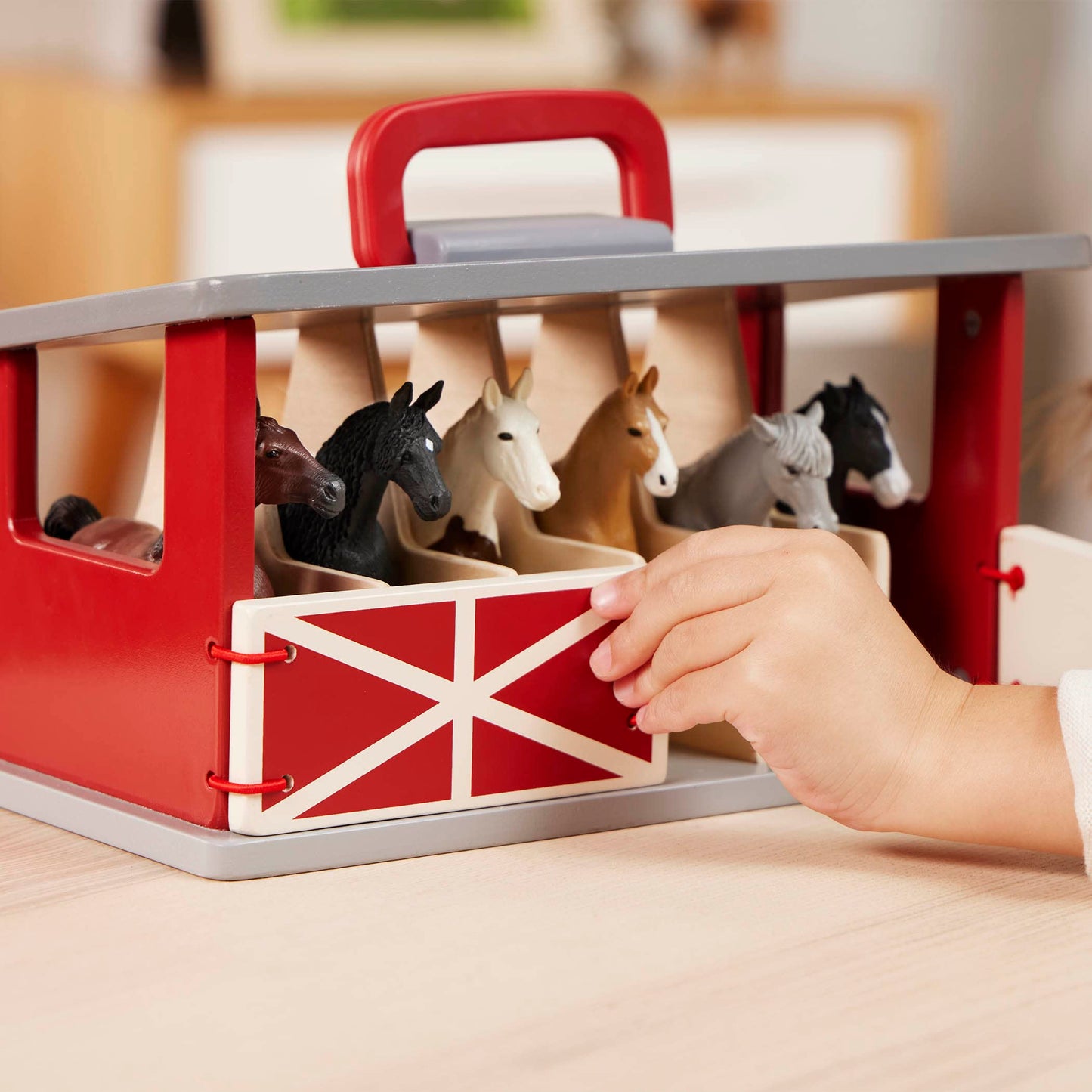 Terra by Battat Wooden Stable Farm Playset with 6 Toy Horses & Barn, Portable Travel Stable for Kids 3 Years +, Multi, Medium