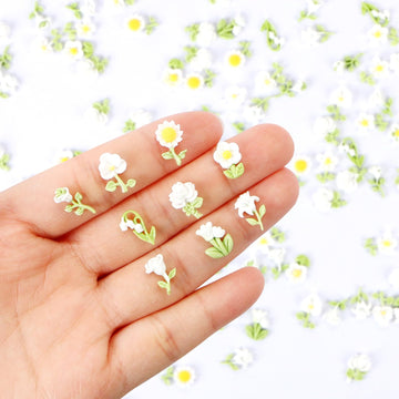100 Pieces Tiny Green Flowers For Dollhouse Miniatures Resin Flowers For Crafts Tiny Things For Fairy Garden Micro Landscaping D