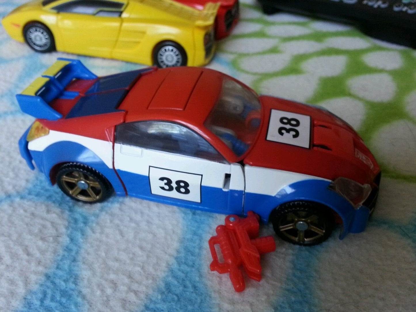 Hasbro Transformers Universe Generation Series 1 Deluxe Figure Smokescreen