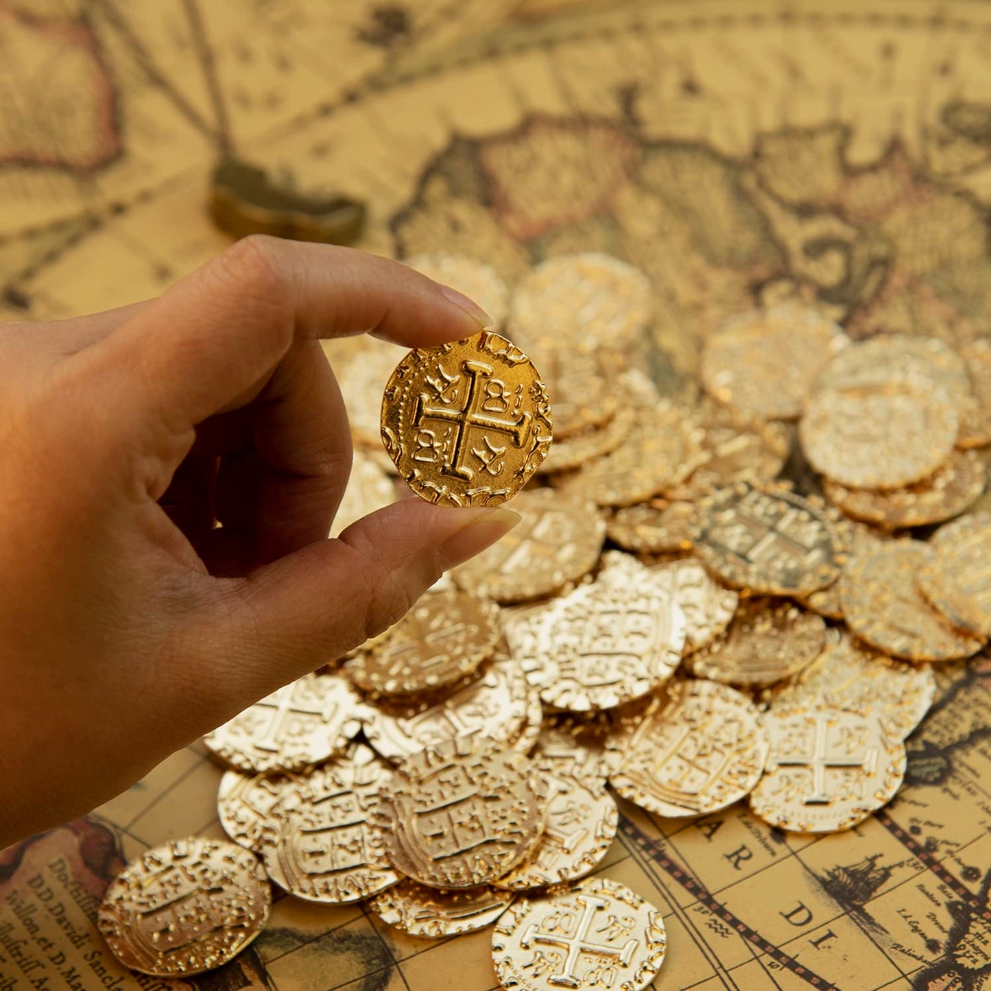 Prefdo Metal Pirate Coins, 50PCS X Large Gold Treasure Coin Set Spanish Doubloon Replicas Fantasy Metal Coins Pirate Gold Coins