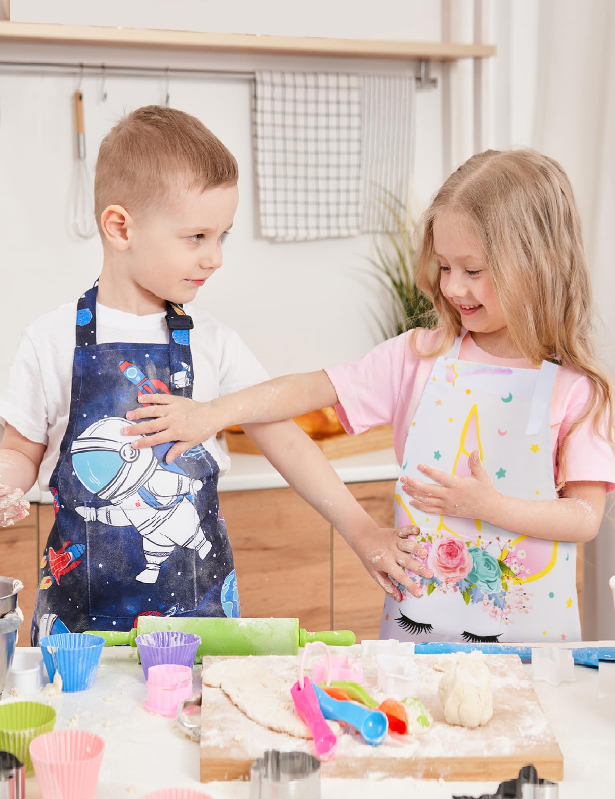 Wernnsai Rainbow Unicorn Toddler Aprons - Kids Aprons For Girls Toddler Paint Art Smock Waterproof Cooking Baking Painting Gardening Artist Chef Apron For Kids Age 2-5 Years