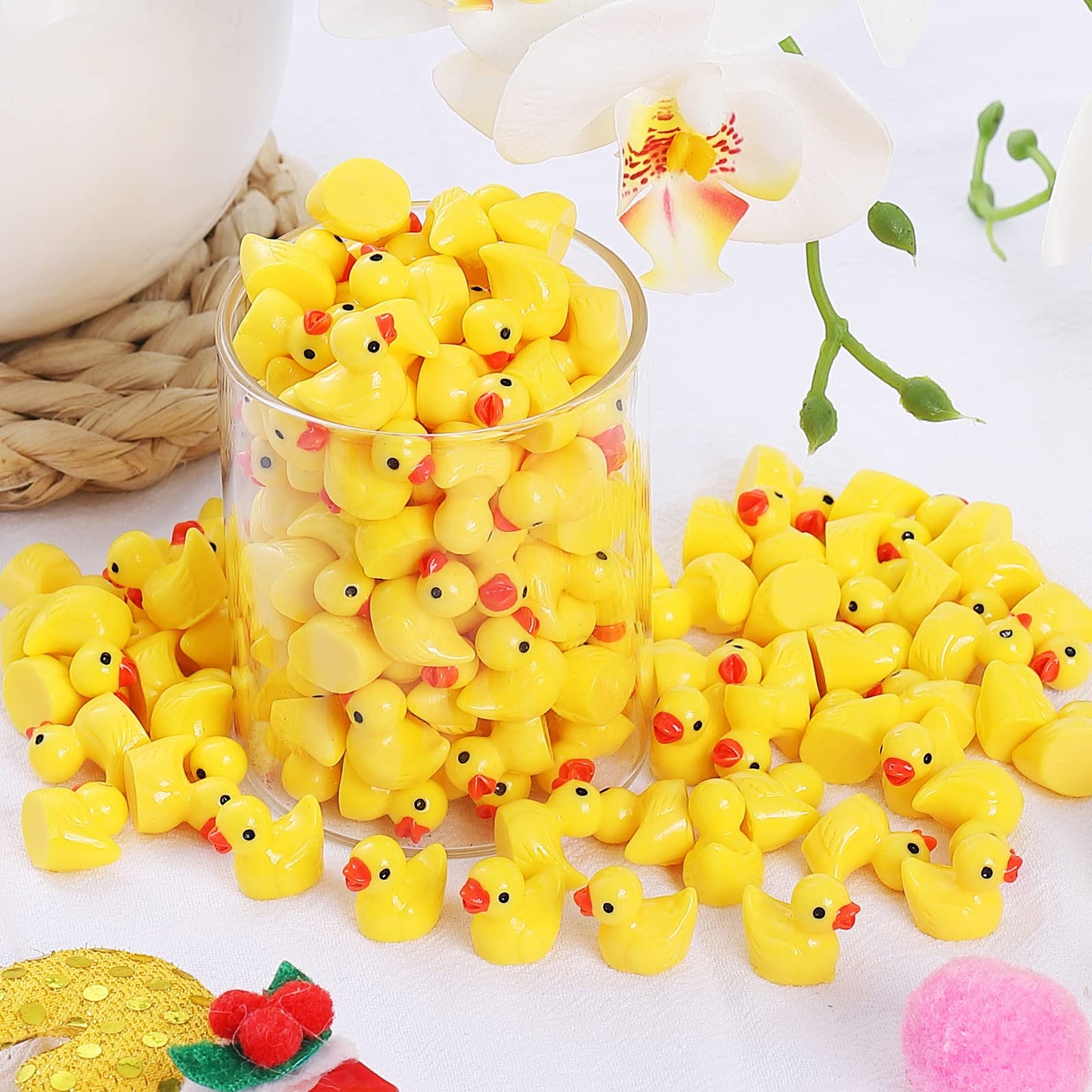 GliSun 200 Pieces Mini Resin Ducks Tiny Duck for Garden Micro Landscape Ornament Dollhouse Prank Christmas Falloween Birthday Pa