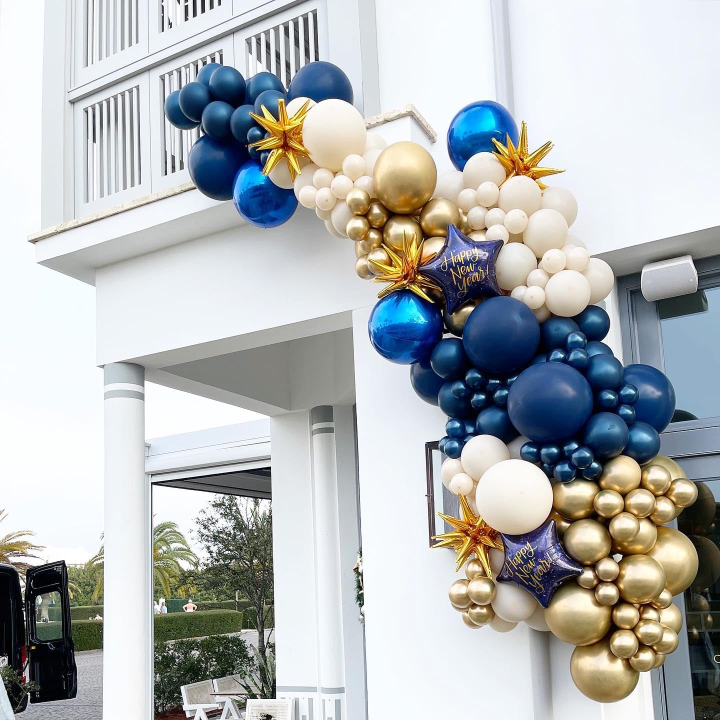 Bezente Navy Blue Balloons 18 Inch - 30 Pack Large Thick Blue Balloons Big Round Dark Blue Latex Balloons For Birthday Baby Show