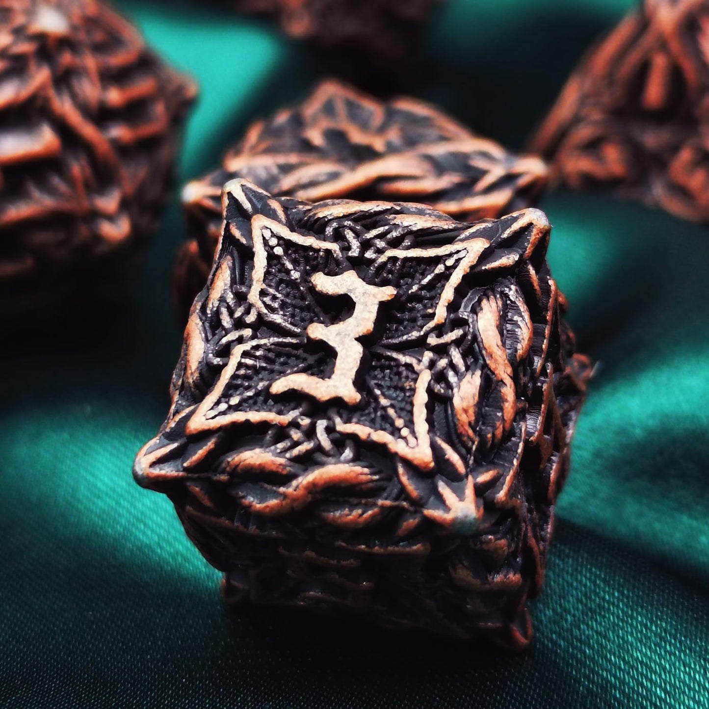 Mjdiceok Metal Dnd Dice Leaf Vine Set Dice 7 Role Playing Dice Polyhedral D&D Solid Dungeons And Dragons Dice (Antique Red Coppe