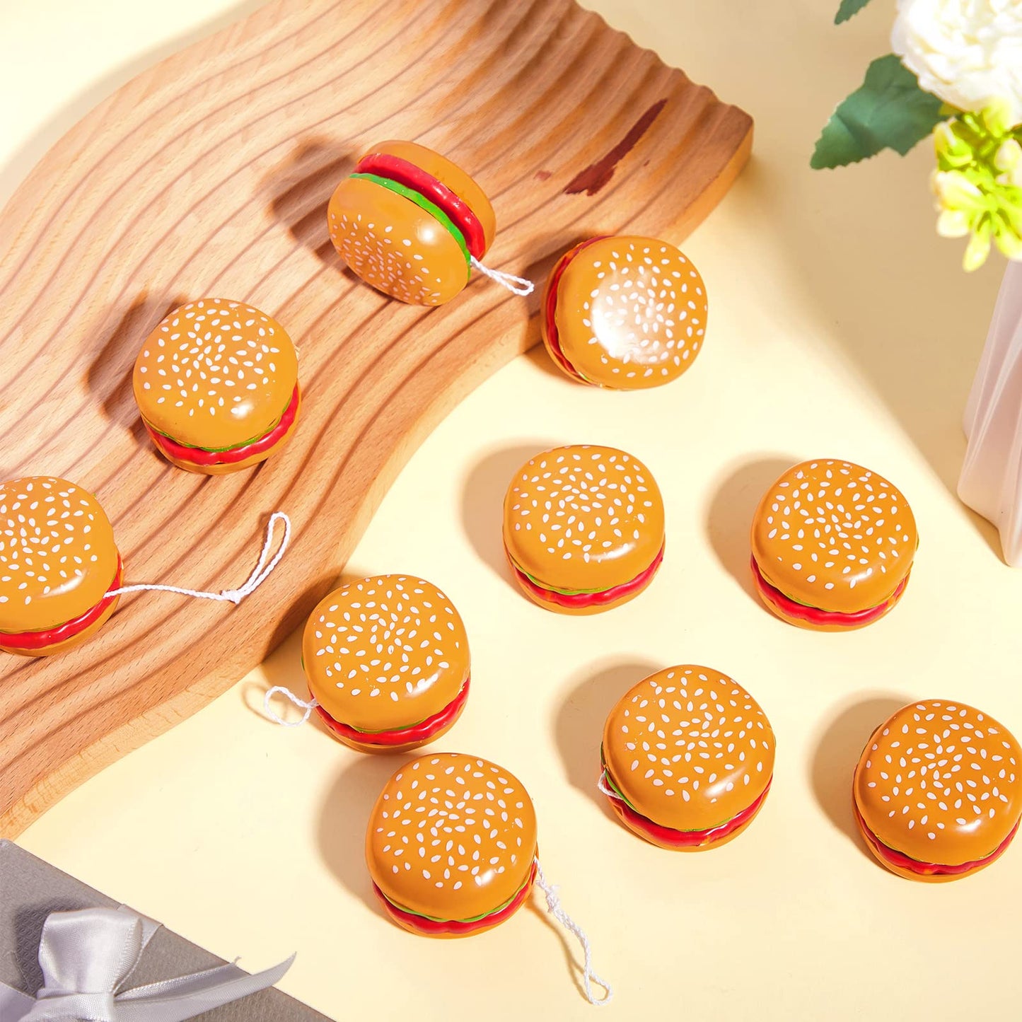 Leitee 24 Pieces Hamburger Yo Yo Toys Plastic Yo Yo Burger Party Favors For Boys Girls Adults Birthday Party Favors Classroom Prizes Holiday Goodie Bag Fillers