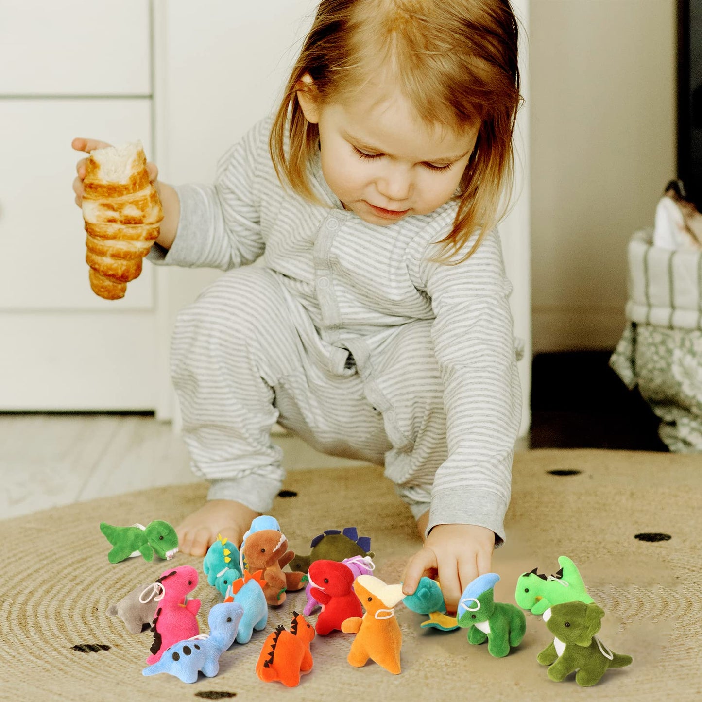 18 Pack Plush Dinosaur Toys Bulk, Mini Soft Stuffed Animal Cute Dinosaur Figures, Keychain Decoration For Goodie Bag Filler, Cla