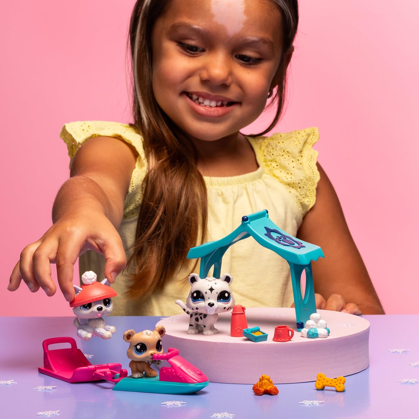 Littlest Pet Shop Snowy Day Play Pack - Authentic Mystery Figures, Collectible Toy for Kids Ages 4+, Multicolor