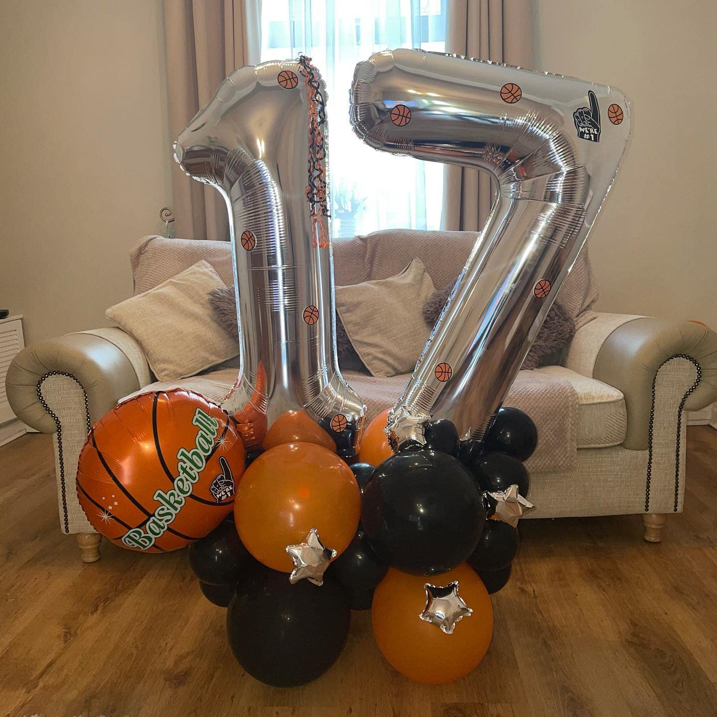 LHOAVWE 40 Inch Silver 17 Number Balloons - Aluminum Birthday Decorations for 17th Anniversary Party Supplies